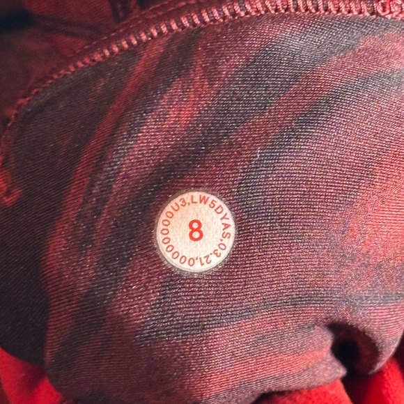 Lululemon Team Canada Leggings - Picture 7 of 7